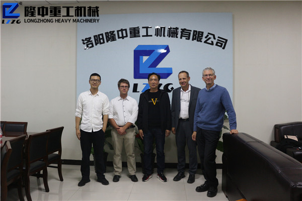 讓隆中為全球服務(wù)！德國用戶造訪隆中重工