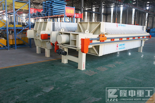 新年新設(shè)備--隆中污泥壓濾機(jī)多少錢？了解這些少走彎路
