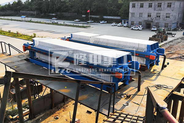 靠譜尾礦處理隆中機(jī)械持續(xù)L跑，成就洗沙L域污泥廂式壓濾機(jī)！