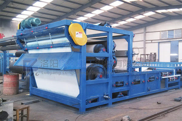 尾礦帶式污泥壓濾機：不斷升J性能、優(yōu)化工藝