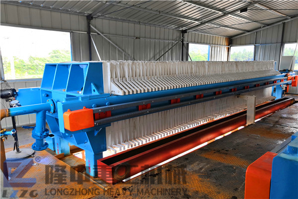 環(huán)保機制砂生產(chǎn)線用污泥壓濾機靠譜嗎？