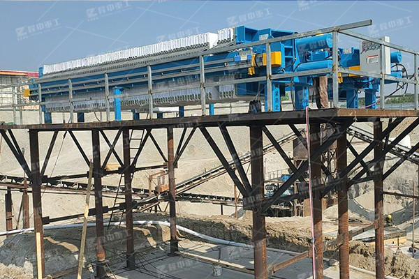 礦山洗砂怎么脫水，污泥脫水機(jī)可以脫干凈嗎？