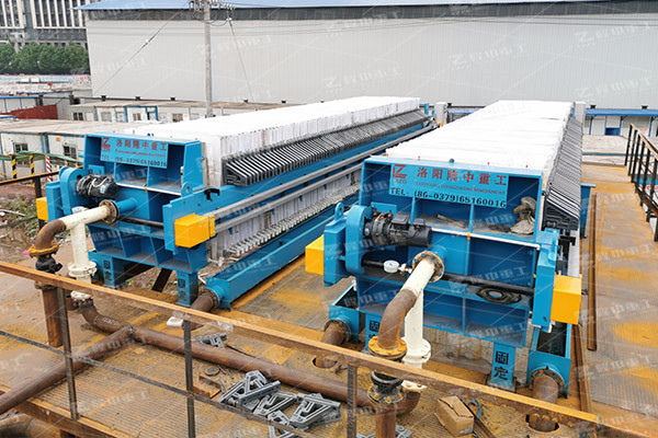 帶式壓濾機(jī)污泥脫水濾布粘泥了，怎么辦？